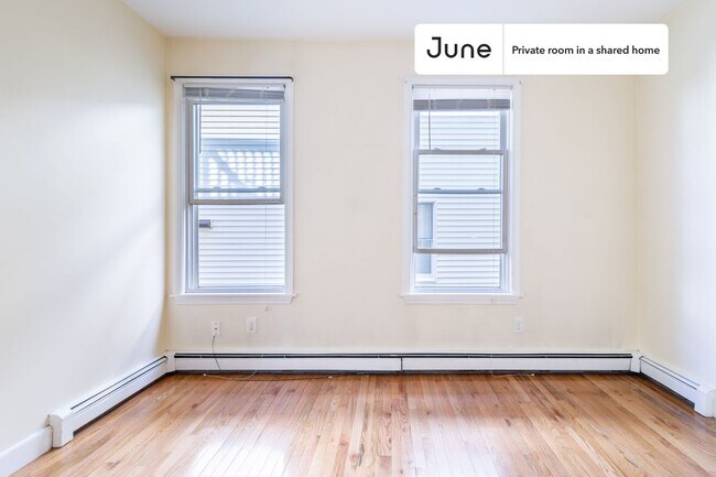 Foto del edificio - Private bedroom in 2 bed/1 bath Home