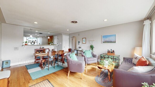 Building Photo - 6025 W 61st Ave