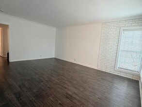 Building Photo - 13637 Washington Ave