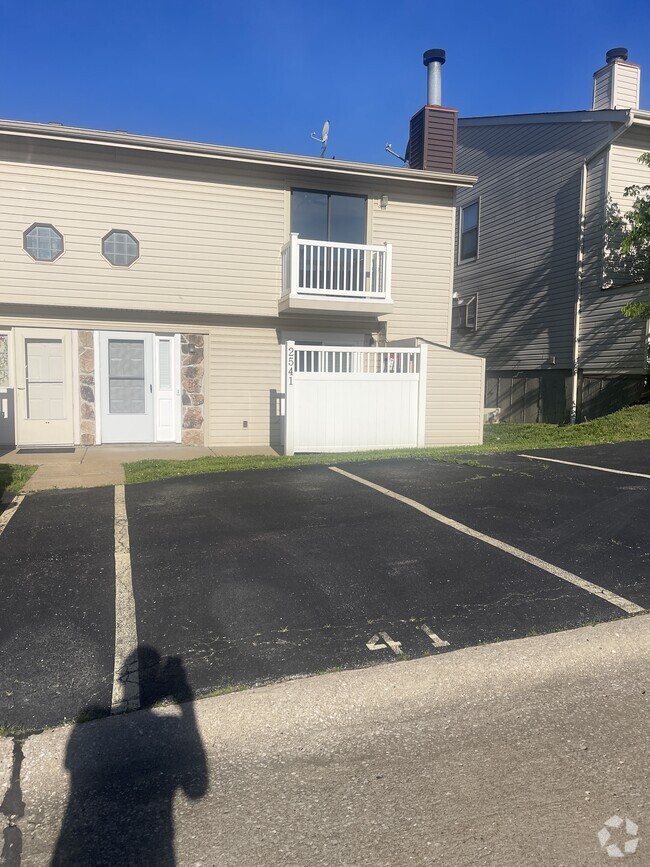 Building Photo - 2541 Nodaway Ct
