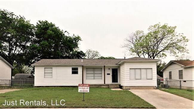 Foto del edificio - 4 br, 1 bath House - 1100 Estes Dr