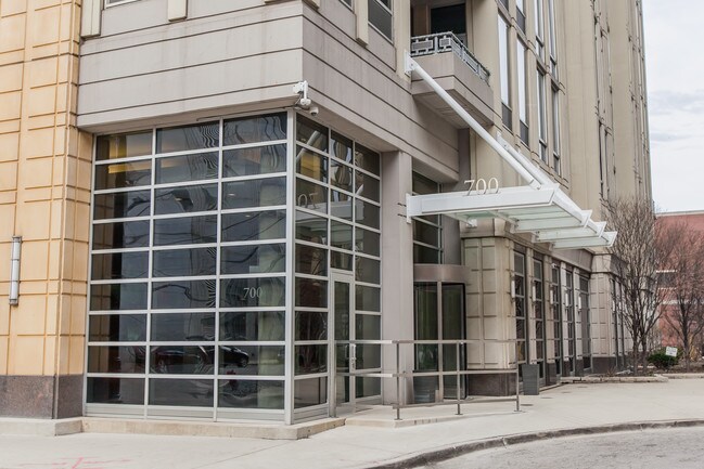 El área de juegos de Penniman Road tiene columpios para todas las edades. - 700 Larrabee N St