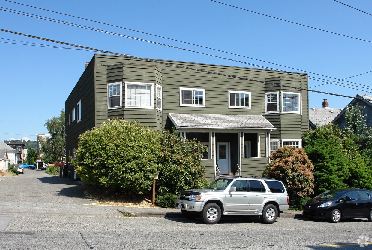 Primary Photo - 1010 Taylor Ave N
