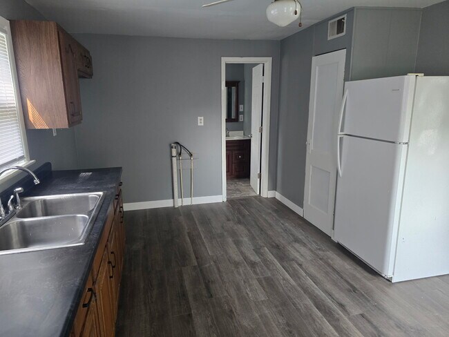 Foto del edificio - 3807 Chalmers Ave