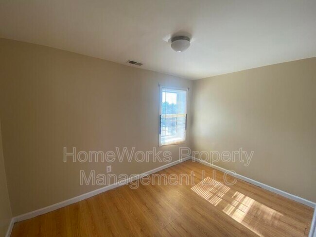 Building Photo - 23 S Calhoun St