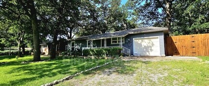 Building Photo - 906 Kingston Rd