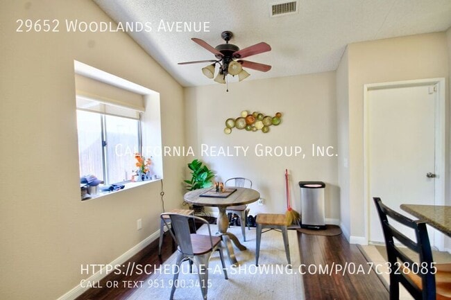 Foto del edificio - 29652 Woodlands Ave