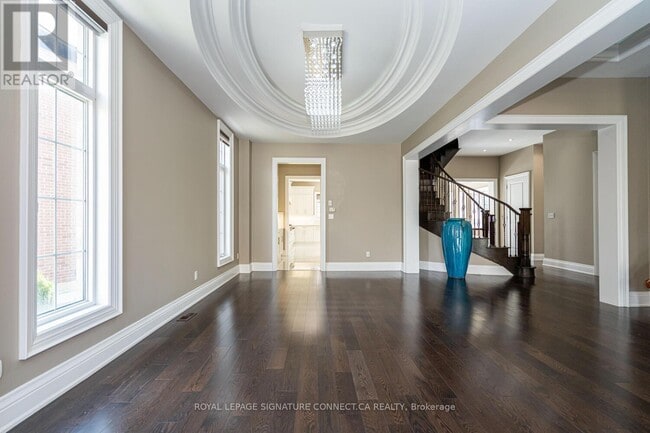 Building Photo - 376 Torrey Pines Rd