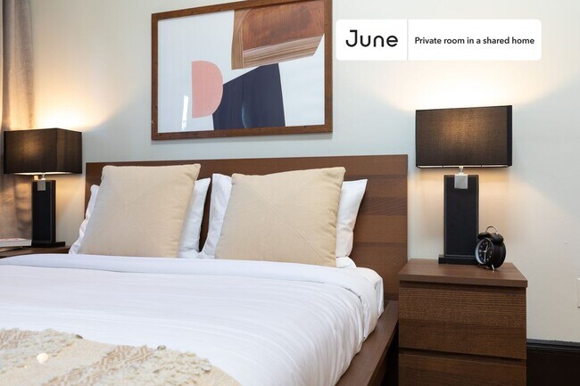 Foto del edificio - Private bedroom in 5 bed/2 bath Home
