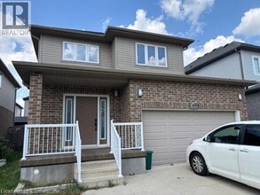 Building Photo - 215 Maple Bush Dr
