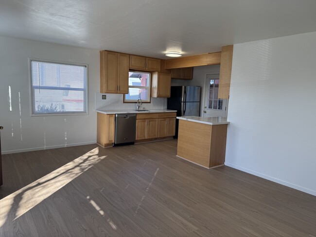 Kitchen - 3137 Mabel St