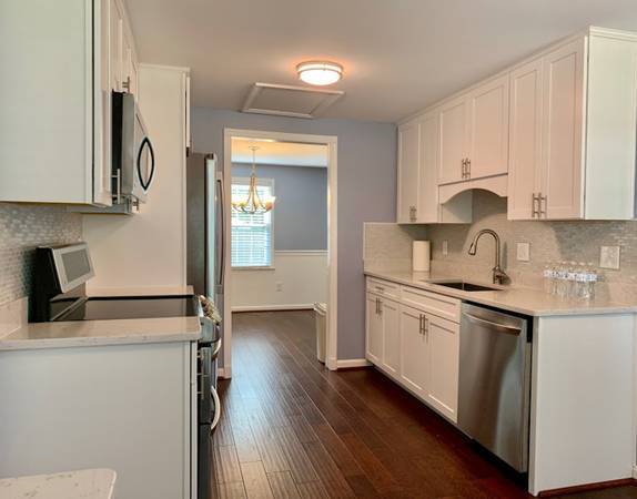 Foto del edificio - 6372 Woodland Ridge Ct