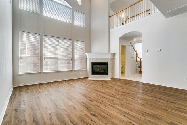 Building Photo - 511 Poplar Ln