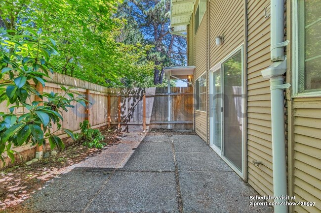 Building Photo - 12211 SE 59th St