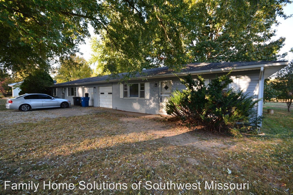 Primary Photo - 1507 N Riverside Rd