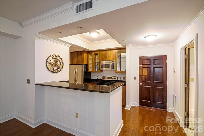 Foto del edificio - 300 W 5th St
