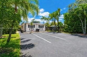 Building Photo - 850 SW 12th Ct