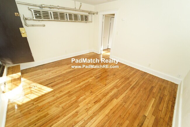 Building Photo - 3 Egremont Rd