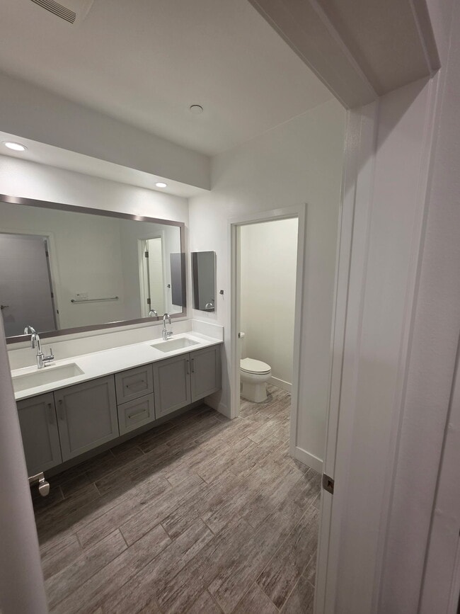 Building Photo - 148 Uptown Cir