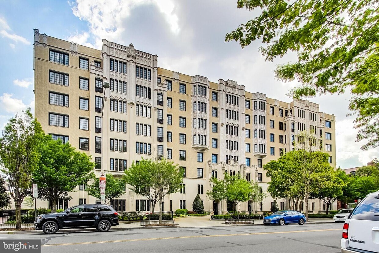 Foto principal - 1701 16th St NW
