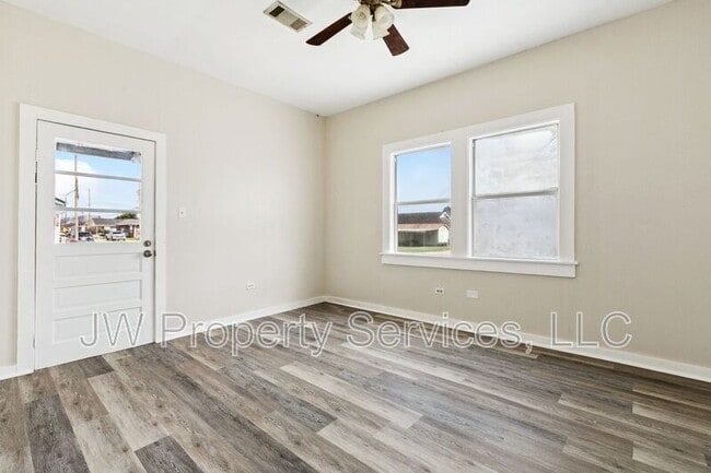 Photo - 4200-4202 5th St House