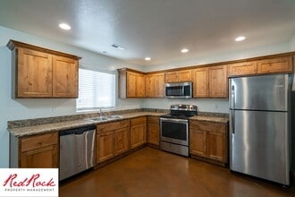 Building Photo - 2801 E 450 N