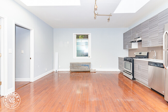 Building Photo - 795 Flatbush Ave