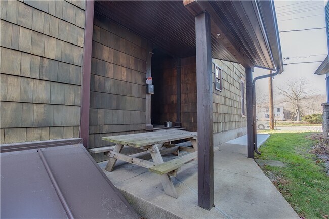 Foto del edificio - 4 Maple St