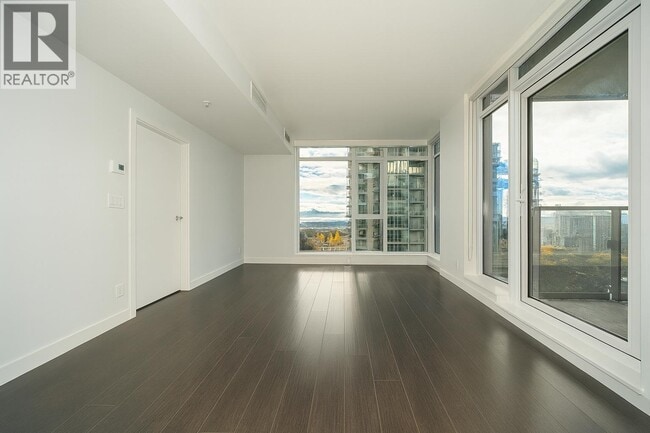 Photo du bâtiment - 4458-4458 Beresford St.