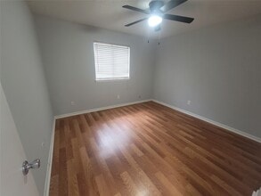 Building Photo - 22715 Braken Manor Ln