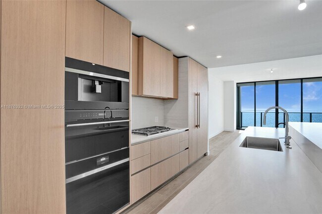 Building Photo - 900 N Ocean Blvd