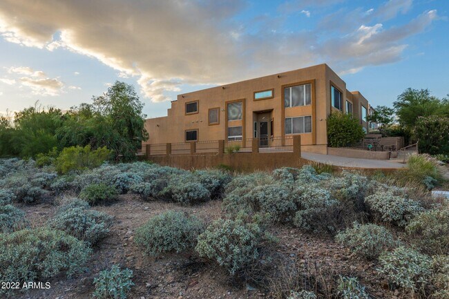 Building Photo - 13022 Mountainside Dr