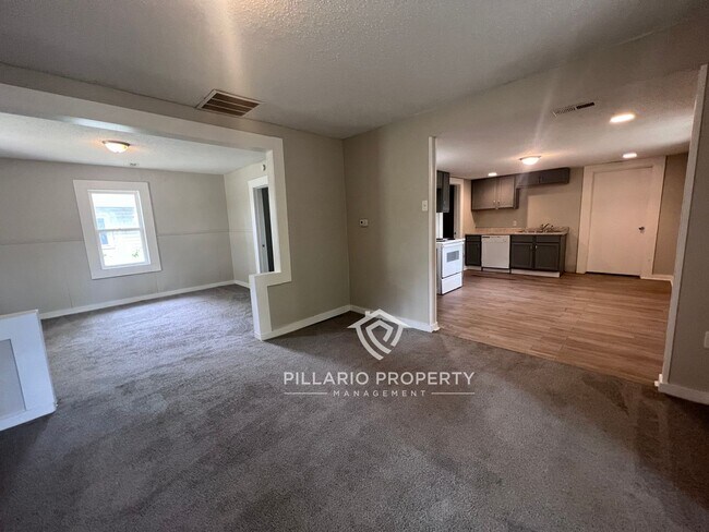 Building Photo - MOVE IN SPECIAL!!  Updated 2 Bedroom 1 Bat...