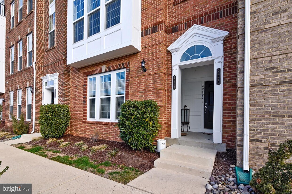 20593 Geddes Ter, Ashburn, VA 20147 Condo for Rent in Ashburn, VA