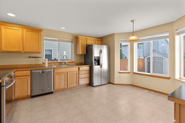 Building Photo - Beautiful 4 bedroom 2.5 bath in Maple Valley