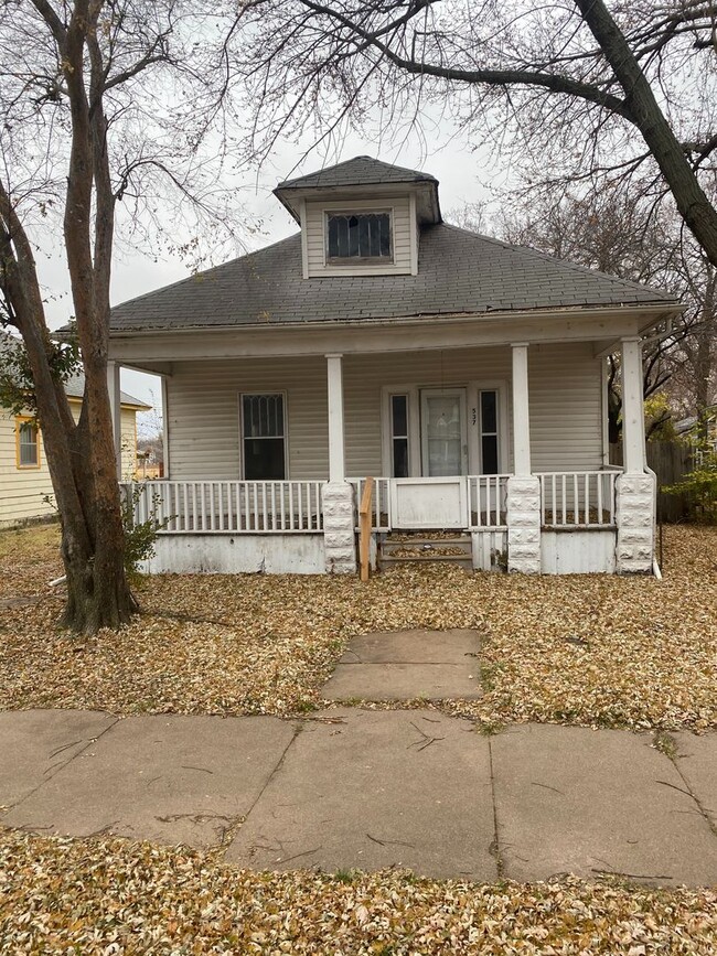 Building Photo - 537 E 3rd Ave