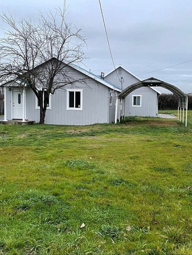 Charming 3 bdrm + office ready now ! House Rental in Medford, OR