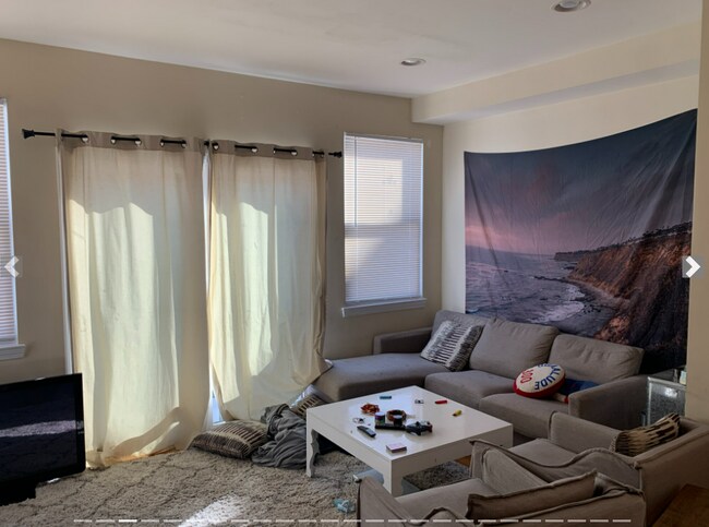 Building Photo - 10 Sewall St