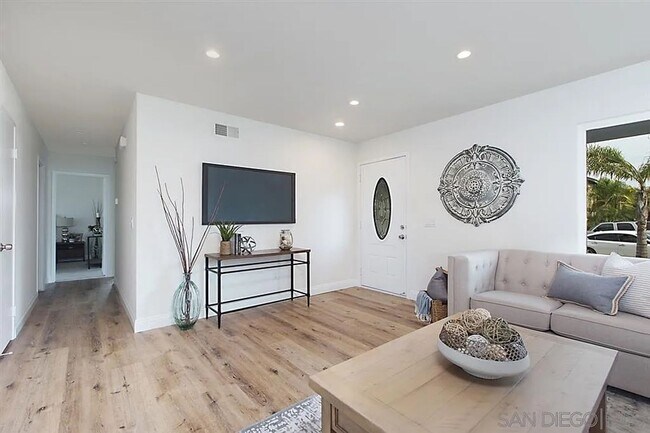 Foto del edificio - Welcome to your future home! Beautiful 3-bedroom, 2-bathroom house - Don't Miss out