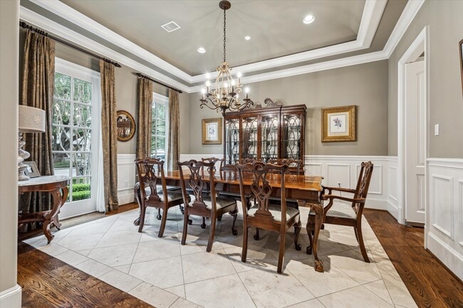 Building Photo - 3108 University Blvd