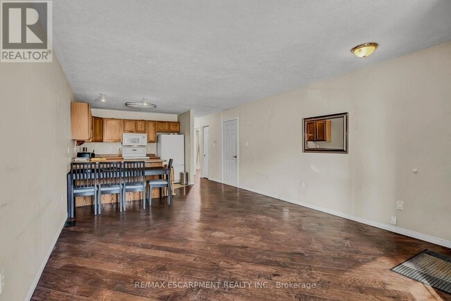 Building Photo - 58 Waterloo St