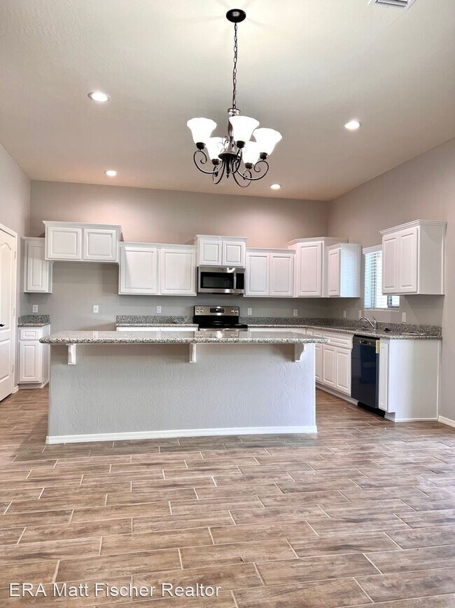 Foto del edificio - 4 br, 3 bath House - 5849 E.44th Parkway