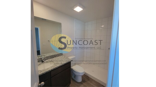 Foto del edificio - Luxurious 2 Bed / 2 Bath available NOW!