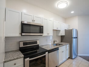 Building Photo - 273 Hudson Ave