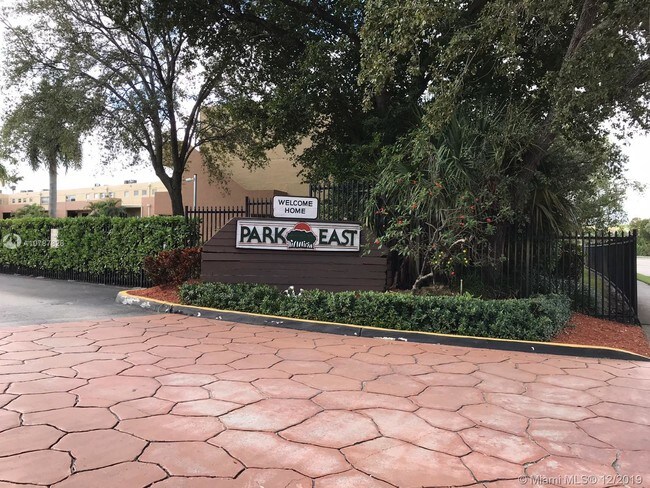 Foto del edificio - 230 NW 87th Ave