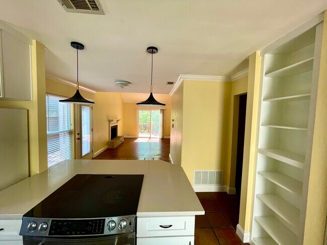 Foto del edificio - 1301 St Edwards Dr