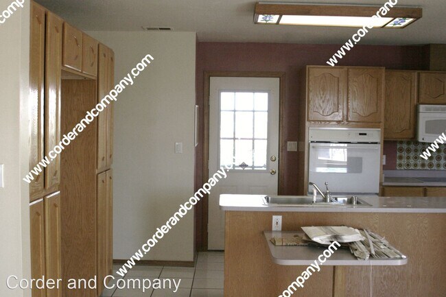 Building Photo - 3 br, 2 bath House - 5731 Kim Rd  NE