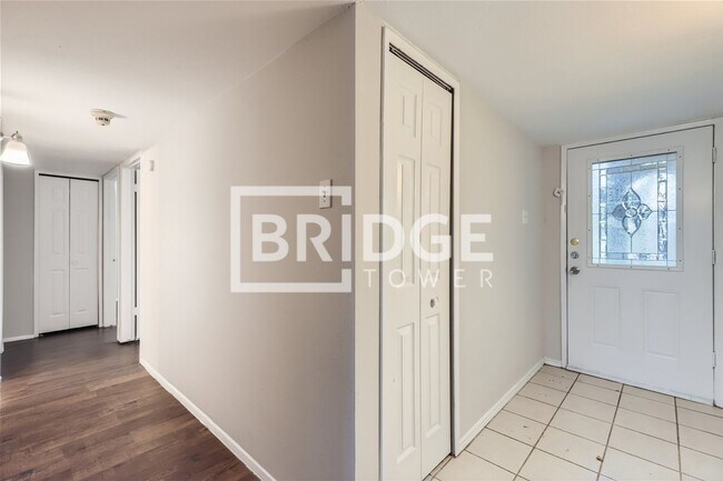 Foto del edificio - 6405 Magnolia Ln