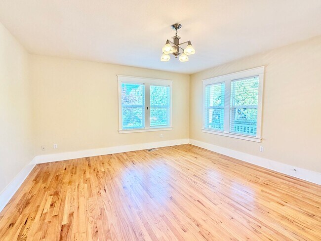 Building Photo - Charming Craftsman with Solar Savings, Hardwood Floors, and Private Backyard - Move In Ready!