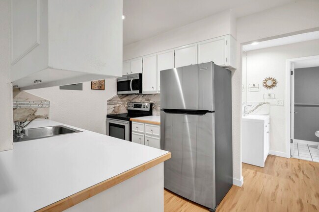 Foto del edificio - 2227 Canyon Blvd